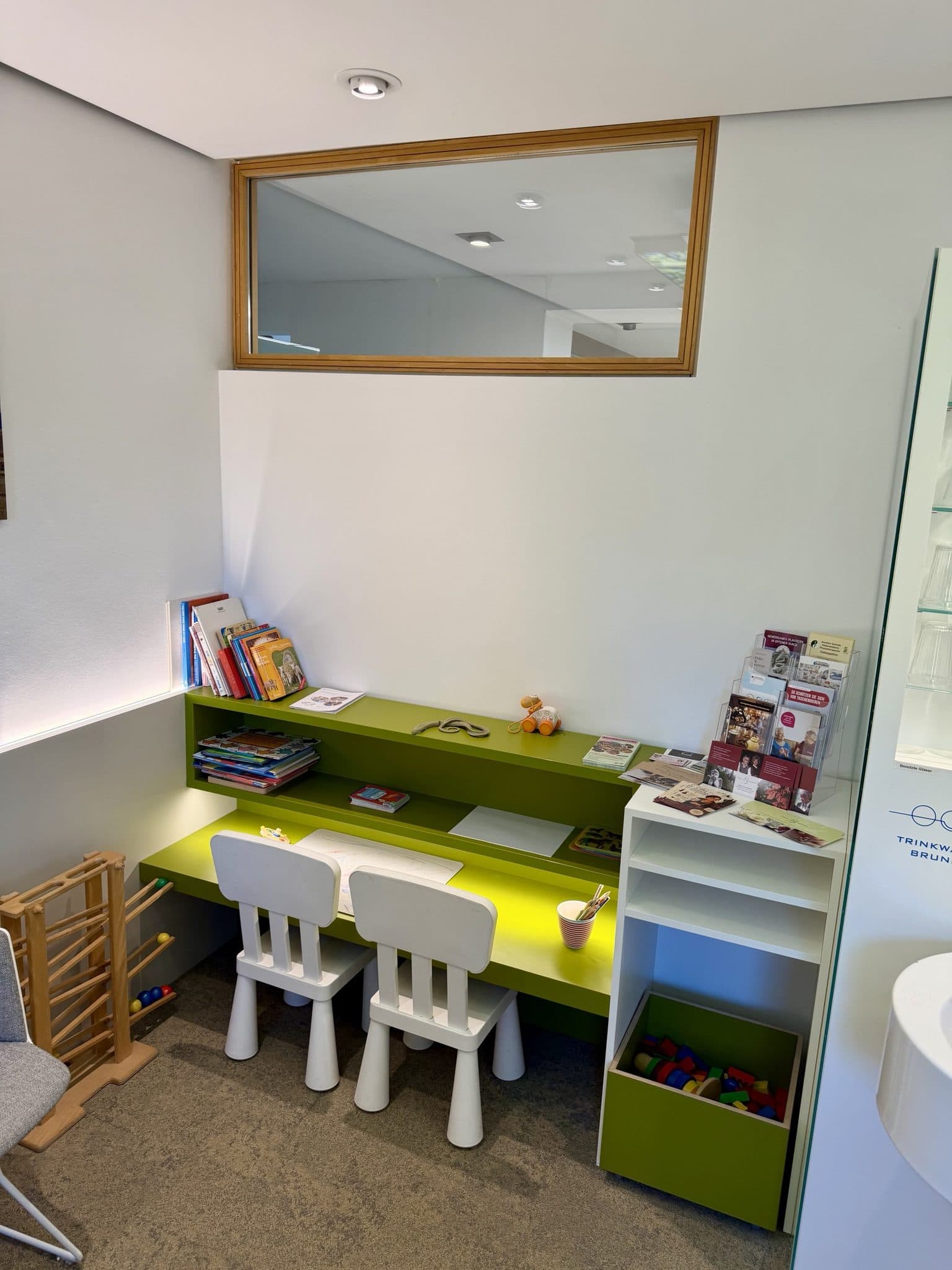 Spielecke für Kinder im Wartebereich