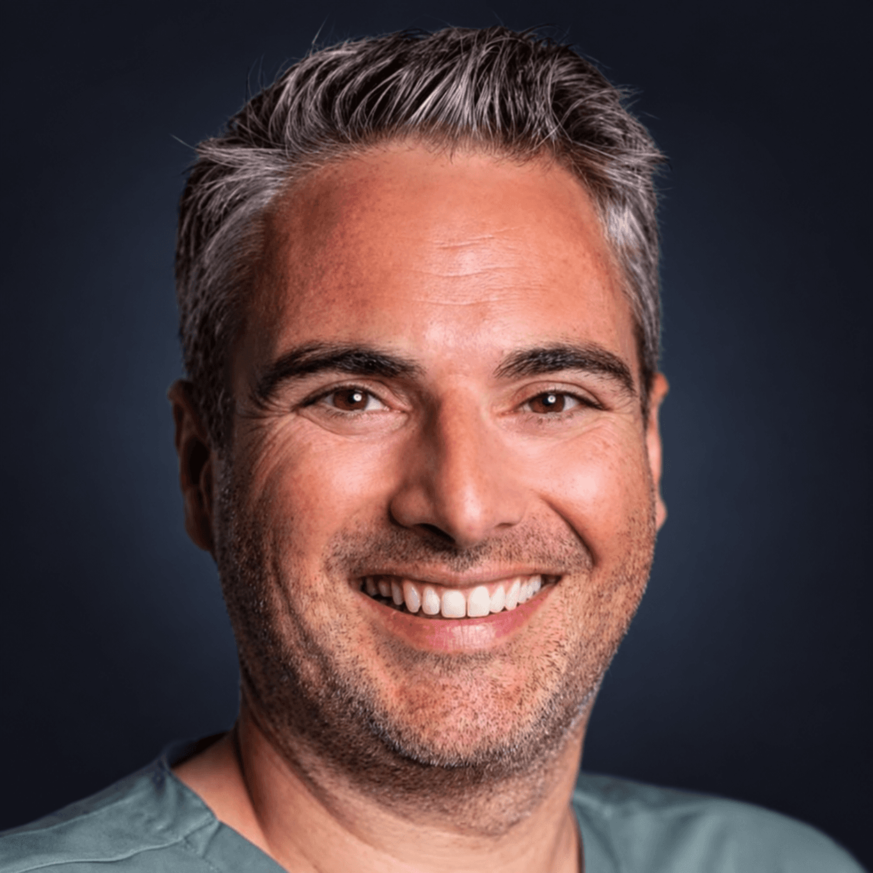 Porträt von Dr. Dejan Vucak